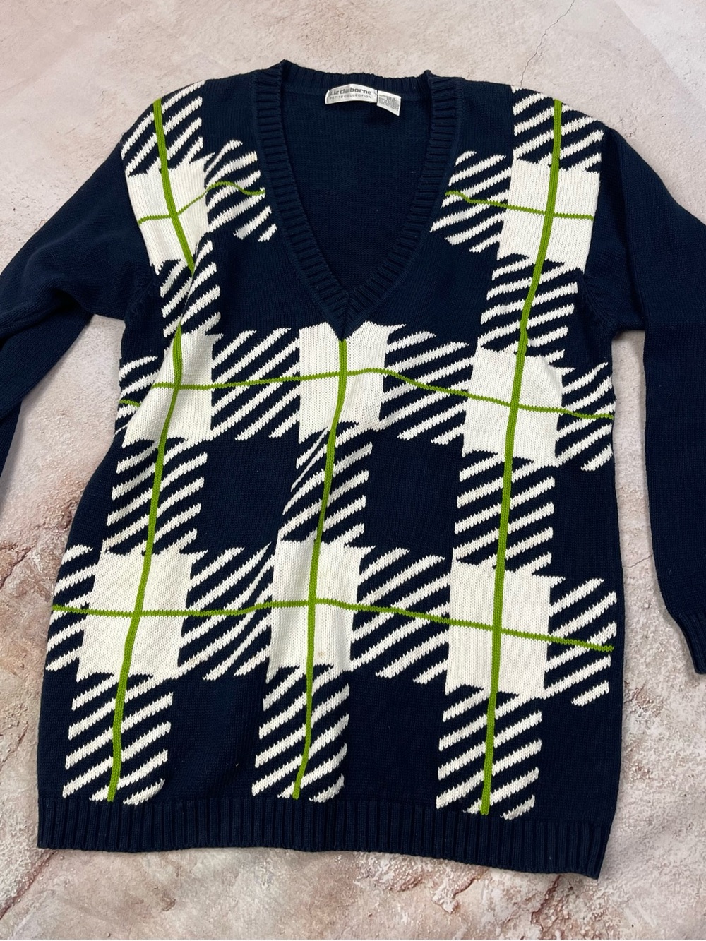 Liz Claiborne Vintage Graphic Argyle V-neck Cotton Navy Petite Knit Sweater
